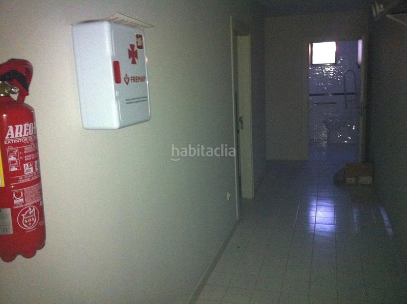Foto c4b84d60-9b6a-49ef-b0b6-d9b4f6bcce2e. Local commercial dans Castillo Sohail - Myramar Fuengirola