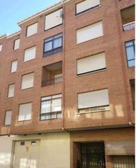 Parking voiture à Almazán