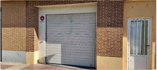 Aparcament cotxe a Tudela de Duero