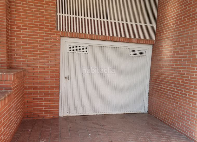 Foto 4f9654cd-2701-456b-9d9a-57b4e667f291. Aparcament cotxe a Almansa