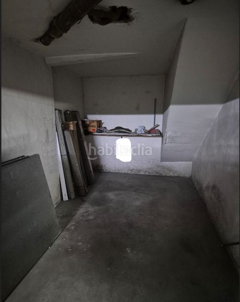 Foto f5778863-febb-47ba-affa-e320e96ea04d. Aparcament cotxe a Almansa