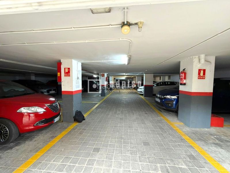Foto b0d7b51a-498e-4ecf-a8a1-5952030c13b9. Aparcament cotxe a San Isidro Madrid