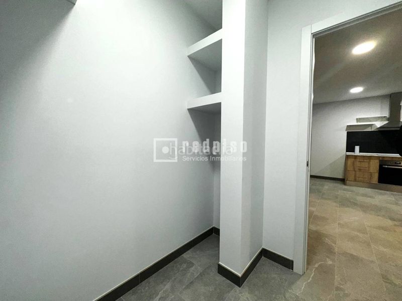 Foto 040f48ed-8628-4aea-aecd-2809e3c68bf9. Local comercial a Aluche Madrid