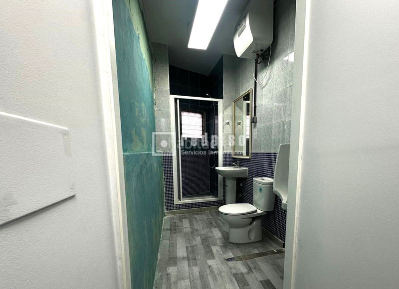 Foto 1d3b34f6-7957-4bb0-b99c-7619192c24da. Local comercial a Aluche Madrid
