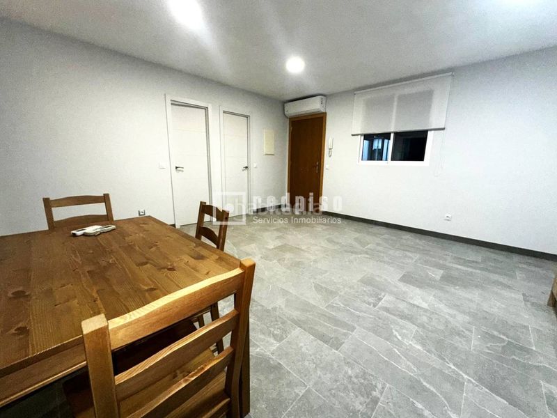 Foto 415bd5b4-c9b0-4736-8f44-9516bfe18cc2. Local comercial a Aluche Madrid