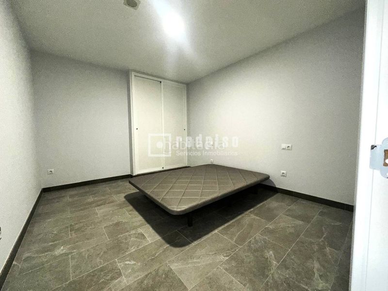 Foto 419896ed-2a55-40fb-a9f8-14df10a75934. Local comercial a Aluche Madrid