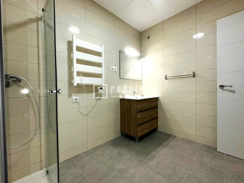 Foto c2c3ea91-4ed2-4f32-ac99-9b265c818d01. Local comercial a Aluche Madrid