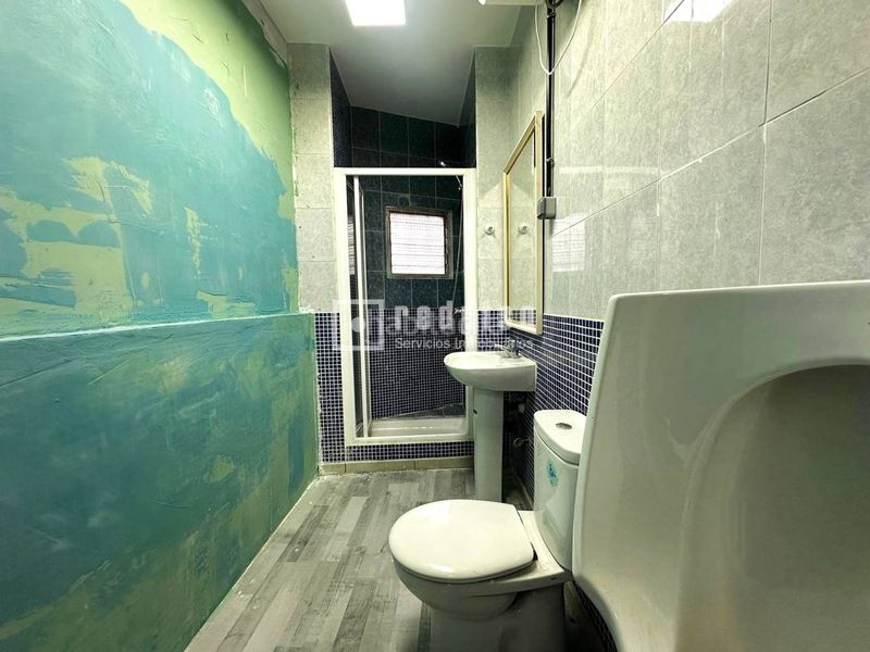 Foto c4f1e034-bce3-4726-9b36-813ff5e7759f. Local comercial a Aluche Madrid