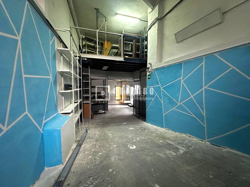 Foto e91bdb68-7c7d-41ac-8931-9b81b22d17ec. Local comercial a Aluche Madrid
