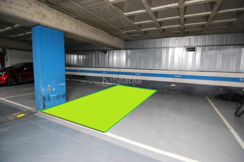 Foto a1f8a6bc-9837-4b07-be1b-760d05178811. Parking voiture dans Llefià Badalona