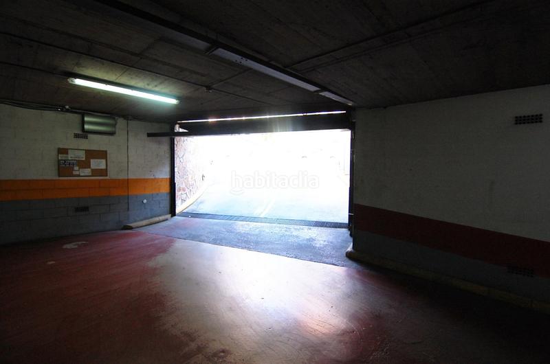 Foto bbf900ea-6302-4754-a67f-3806df919ea3. Posto auto in Llefià Badalona