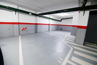 Autoparkplatz in La Salut. Plaza de garaje doble con trastero en badalona, la salut