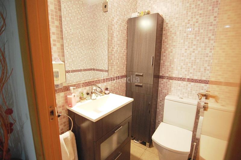 Foto 5ca84f9a-dd5f-48fa-9e69-21596dbab633. Piso estupendo piso con terraza 70 m2 en Santa Rosa Santa Coloma de Gramenet