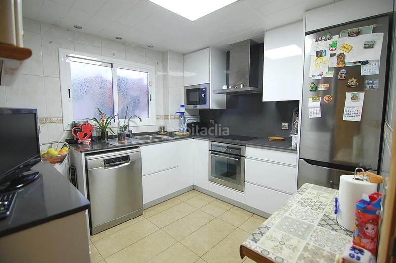 Foto 7a7b8e9f-63b2-4cce-9337-28a12b04d54e. Piso estupendo piso con terraza 70 m2 en Santa Rosa Santa Coloma de Gramenet
