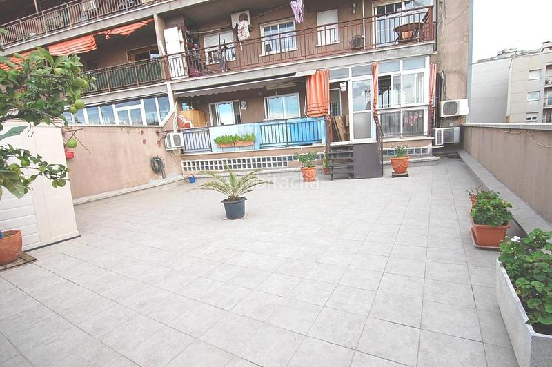 Foto 85e126c3-68ab-4b70-b3a2-64f63deef4cb. Piso estupendo piso con terraza 70 m2 en Santa Rosa Santa Coloma de Gramenet