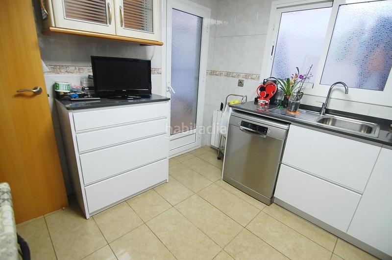 Foto 8eeb29fa-f257-414f-9dfb-ad9f1e6bac51. Piso estupendo piso con terraza 70 m2 en Santa Rosa Santa Coloma de Gramenet
