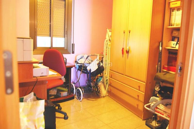 Foto 986060b6-3077-43ec-90d6-c6b180f966e5. Piso estupendo piso con terraza 70 m2 en Santa Rosa Santa Coloma de Gramenet