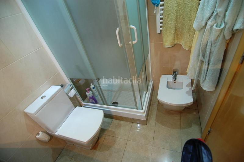 Foto b250fb0d-d004-4dc2-84d8-9dc308cf9e22. Piso estupendo piso con terraza 70 m2 en Santa Rosa Santa Coloma de Gramenet
