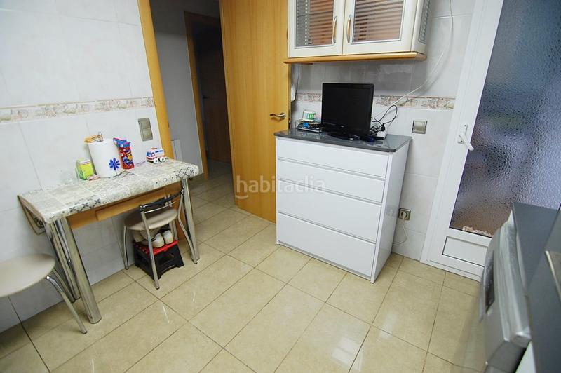 Foto bcd74eff-680d-4d40-9b54-528716460369. Piso estupendo piso con terraza 70 m2 en Santa Rosa Santa Coloma de Gramenet