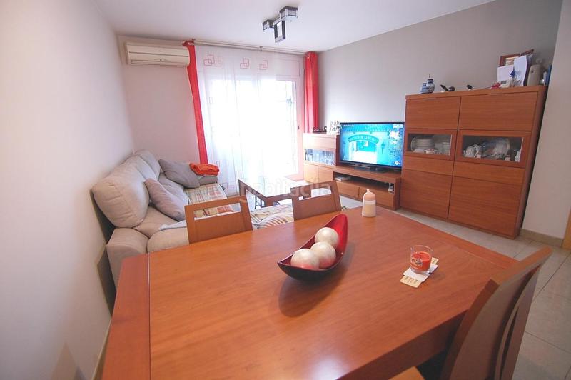 Foto e53fb7e0-8564-4d2b-9b71-0cd66cd1d2c9. Piso estupendo piso con terraza 70 m2 en Santa Rosa Santa Coloma de Gramenet