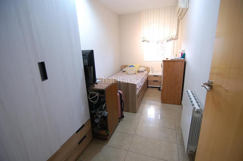 Foto e65c8280-b3aa-49de-92c9-c6fa14831d40. Piso estupendo piso con terraza 70 m2 en Santa Rosa Santa Coloma de Gramenet