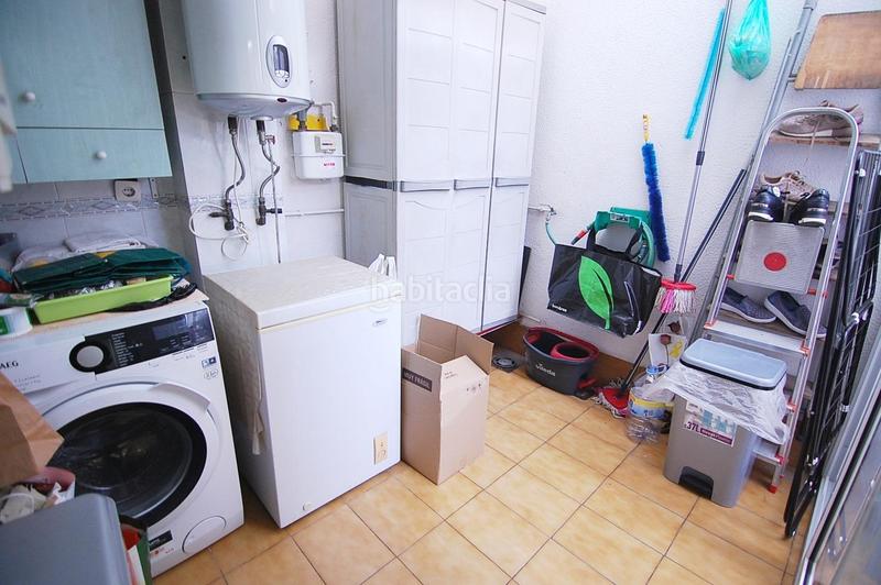 Foto f5a5577c-58ca-463f-9ed7-ca13c5d4bb74. Piso estupendo piso con terraza 70 m2 en Santa Rosa Santa Coloma de Gramenet