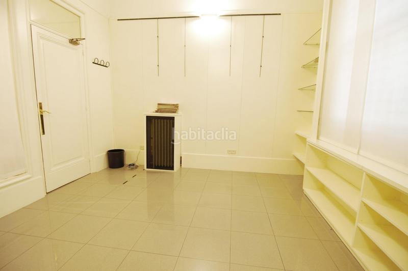 Foto 14e282f6-1fcf-4182-a4cb-b83f0d60a4af. Alquiler local comercial  en alquiler av. diagonal en Barcelona
