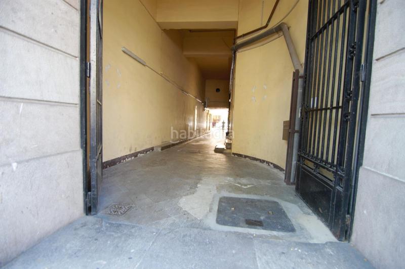Foto c39f79e7-aa58-448e-9291-128c77b2e23f. Alquiler local comercial  en alquiler av. diagonal en Barcelona
