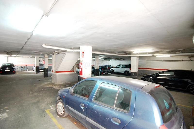 Foto 446d0856-faab-48a4-8e93-2baff54f45da. Alquiler parking coche plaza garaje coche mediano en Badalona