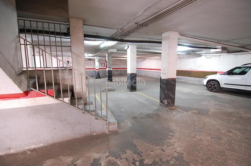 Foto 6a20541f-a046-4c71-90b7-9de7d00dd62e. Alquiler parking coche plaza garaje coche mediano en Badalona
