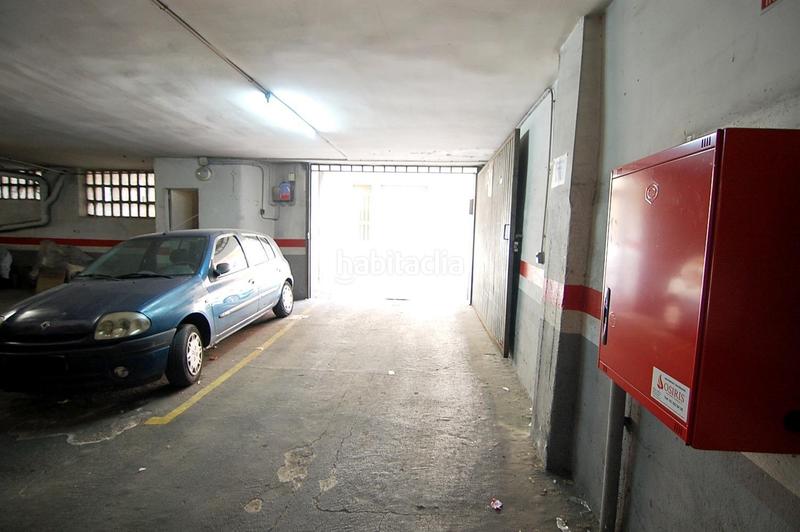 Foto 89e927f2-5bb5-468f-b049-fb549300b83e. Alquiler parking coche plaza garaje coche mediano en Badalona