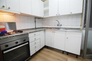 Appartamento in Santa Rosa. Piso muy luminoso en gran manzana! junto calle irlanda. no te lo