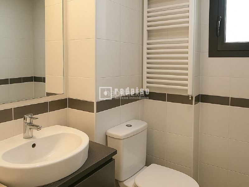 Foto a1a8bfbf-715a-4313-9208-d2add09f68b6. Flat with heating parking in Centro Alcobendas