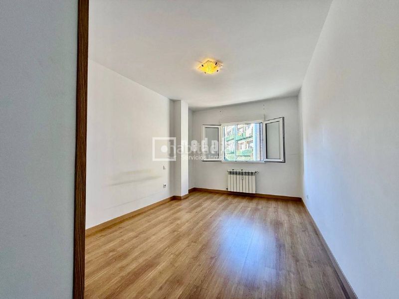Foto a58a6a7b-fe2e-453f-a695-fadb95394468. Flat with heating in Centro Alcobendas