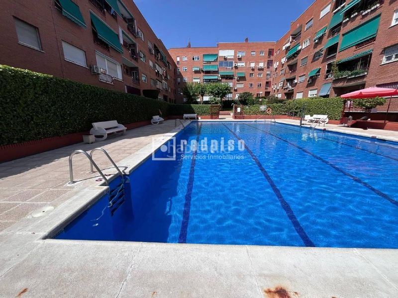 Foto cff0fa06-5256-4ce5-a9b0-def8e3cd3216. Pis amb calefacció piscina a Ensanche Alcobendas