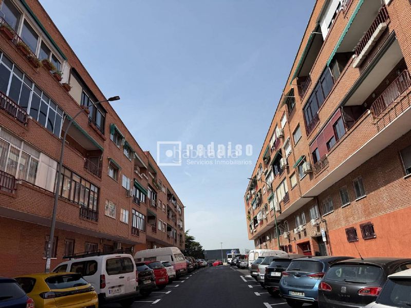 Foto f1e5dbe1-c52e-44a1-acbf-f8735ef3ed1b. Pis amb calefacció piscina a Ensanche Alcobendas