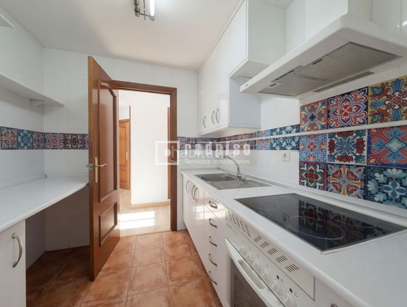 Foto f7bb3477-6fc5-4230-8972-f797eb7b6f6e. Pis amb calefacció a Zona Renfe Alcorcón