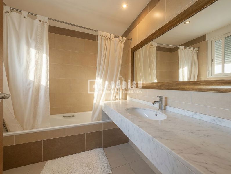 Foto caf23603-9ee7-4d4e-99ac-d3d02d4323ac. Xalet amb calefacció aparcament a Camarena
