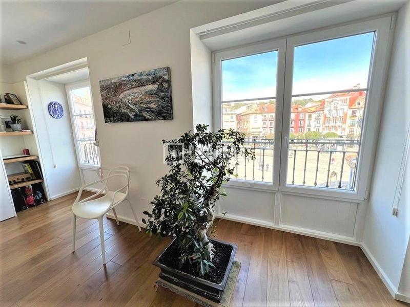 Foto 989c24e5-35a6-468c-8542-61d40d998ec1. Appartamento con riscaldamento in Casco Antiguo Burgos