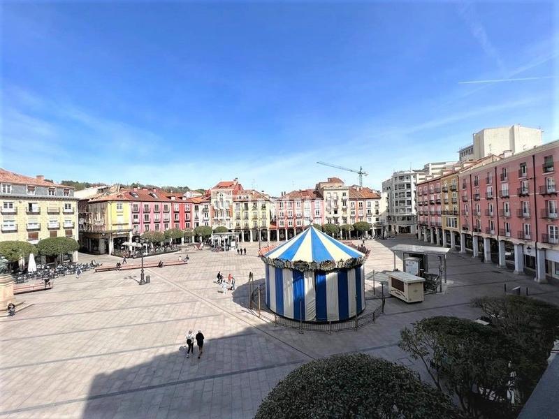 Foto bbf6d1ab-ac97-49a7-9263-8c2062bc3f28. Appartamento con riscaldamento in Casco Antiguo Burgos