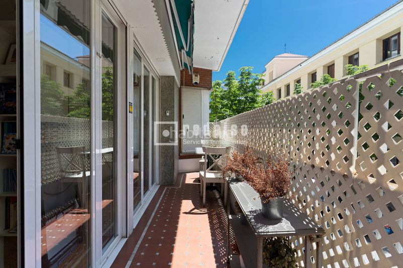 Foto 7cf6a31f-3b41-48a8-94bd-eca9876f1e98. Piso en Castellana Madrid