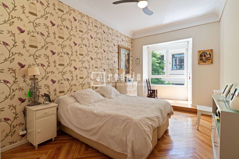 Foto dee9e3f7-47cd-4be0-84d0-8d020e29e182. Piso en Castellana Madrid
