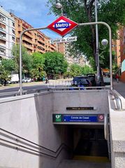 Miete Autoparkplatz in Del doctor esquerdo 102. Alquiler de garaje coche grande calle doctor esquerdo