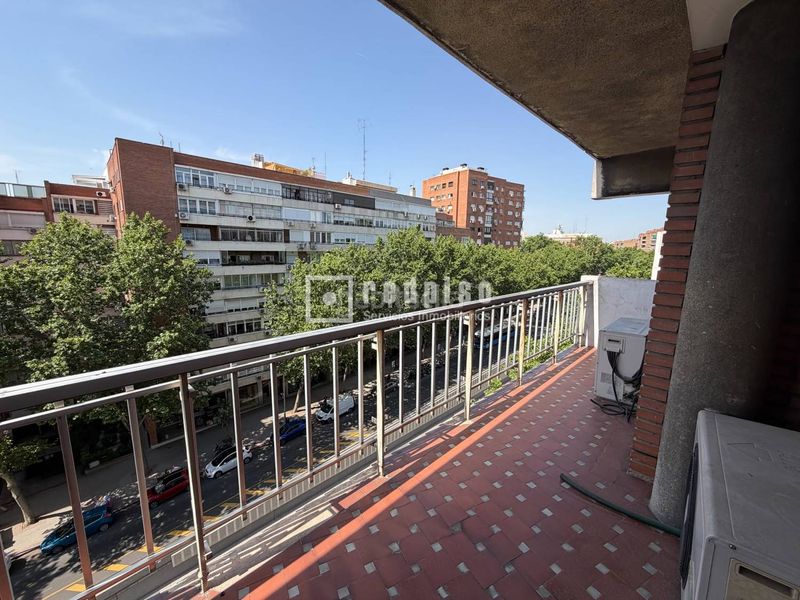Foto 4a8db610-ace5-479f-8e66-9dd00aa45235. Pis amb calefacció aparcament a Niño Jesús Madrid