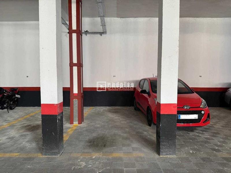 Foto 1a01b7ec-047e-49e3-8603-d226c150f148. Parking coche excelente plaza de garaje en calle boltaña en Madrid