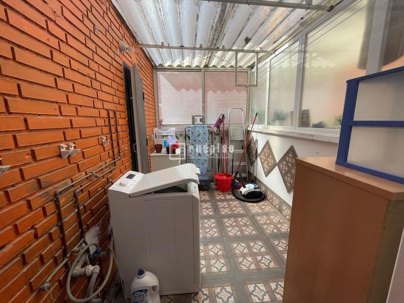 Foto e2c3a0f6-836e-4df6-8e49-161a595e0e8c. Piso excelente vivienda en calle boltaña para entrar a vivir en Madrid