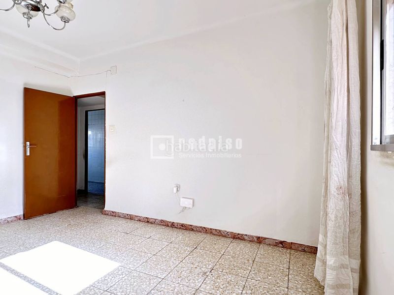 Foto 769834b4-67aa-4853-8f96-89bd3514c0ca. Pis a Canillejas Madrid