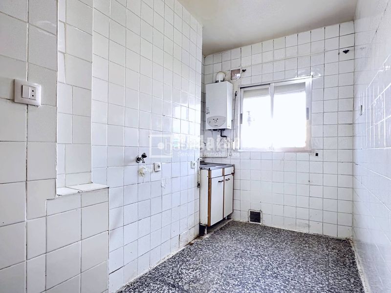 Foto 0afd141c-dd8f-49cc-a100-4764783576d3. Piso en Canillejas Madrid