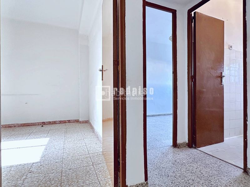 Foto 717de34d-f090-43a6-a94e-913330bbd9a2. Piso en Canillejas Madrid