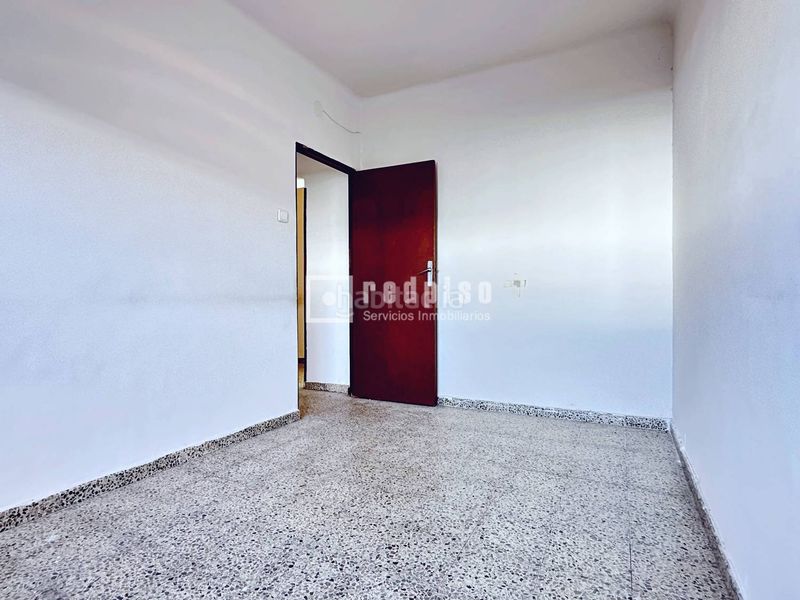 Foto d9e899db-1ee9-465c-bf4e-737a619cd777. Piso en Canillejas Madrid